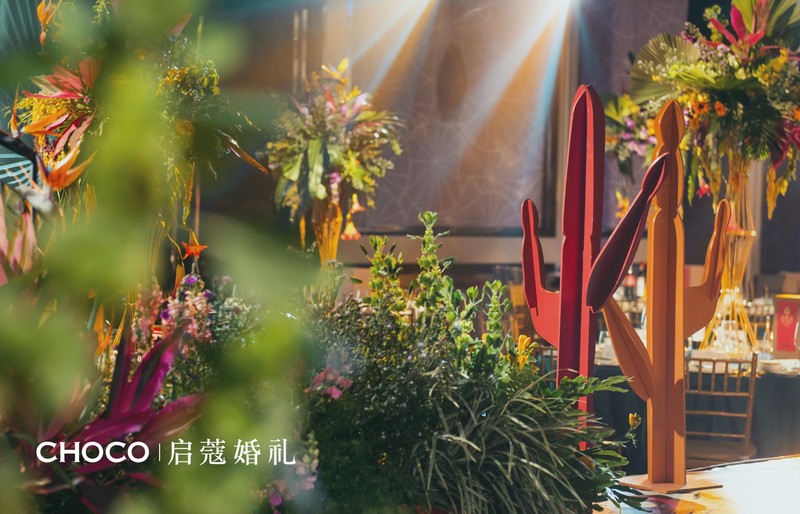6张婚纱照片墙怎么挂