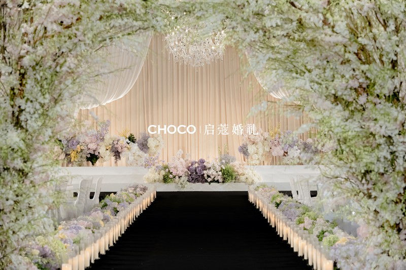 拍婚纱照去影楼还是工作室