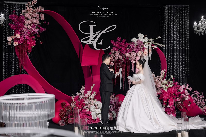 婚纱照后面没有挂钩怎么挂墙上