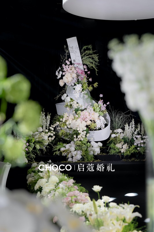 婚纱图片2020新款图片