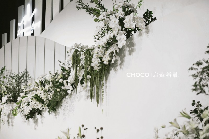 矮个子婚纱照怎么拍？